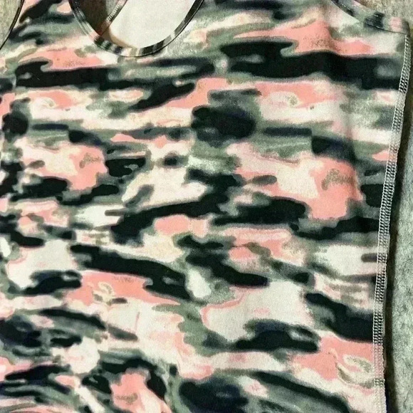 Lululemon Cool Racerback Tank - Size 8 - Picture 4 of 6